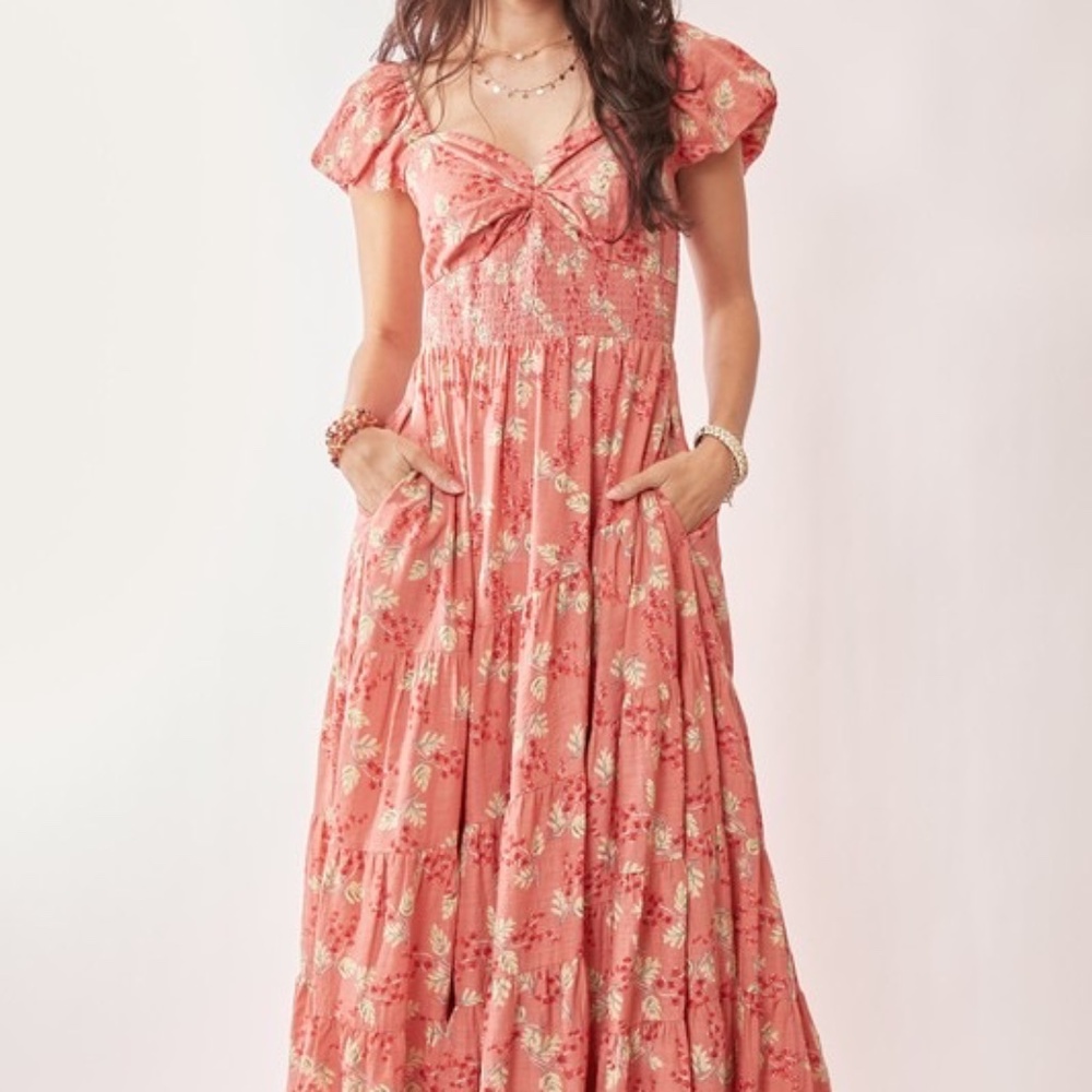 Davi & Dani Lightweight Sweetheart Neck Textured Tiered Maxi Dress